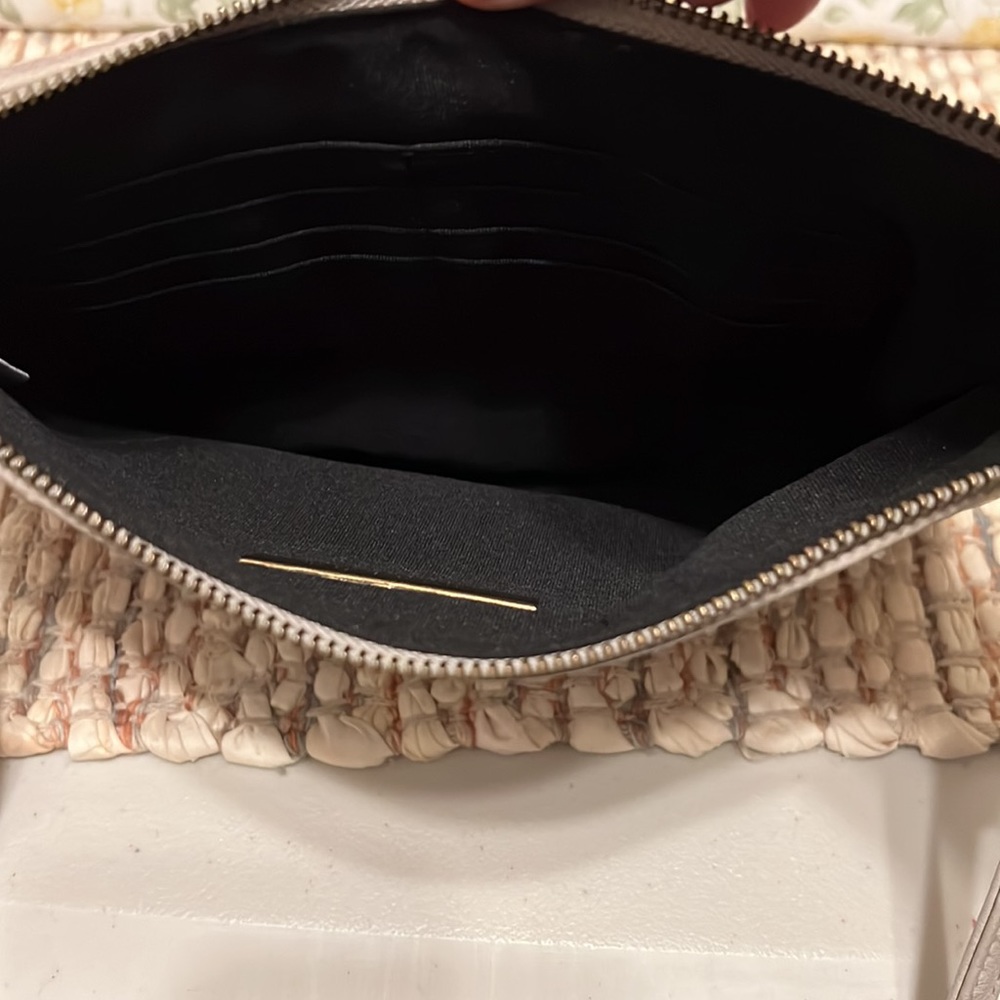 Street Level Handbag - Picture 6 of 11